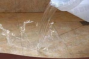孟连漏水维修 免砸砖防水材料该如何施工